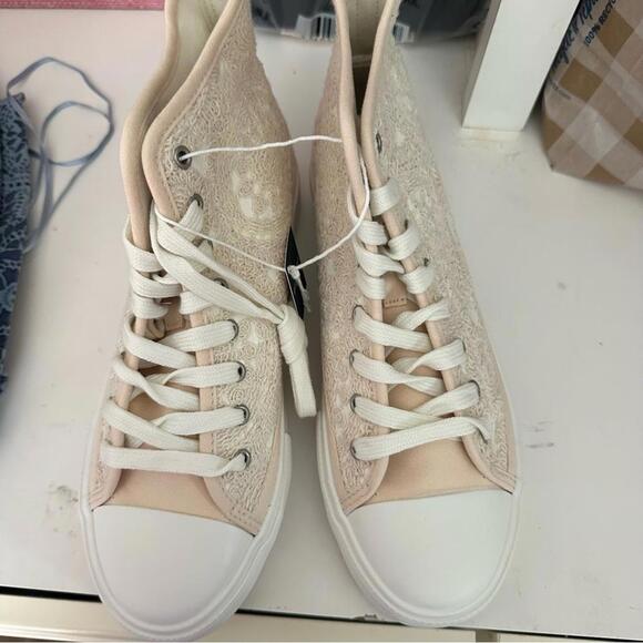 AE Crochet Platform High-Top Sneaker - Picture 1 of 5
